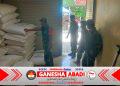 Lancar dan Transparan, Babinsa Kalijambe Pantau Langsung Penyaluran Pupuk Bersubsidi