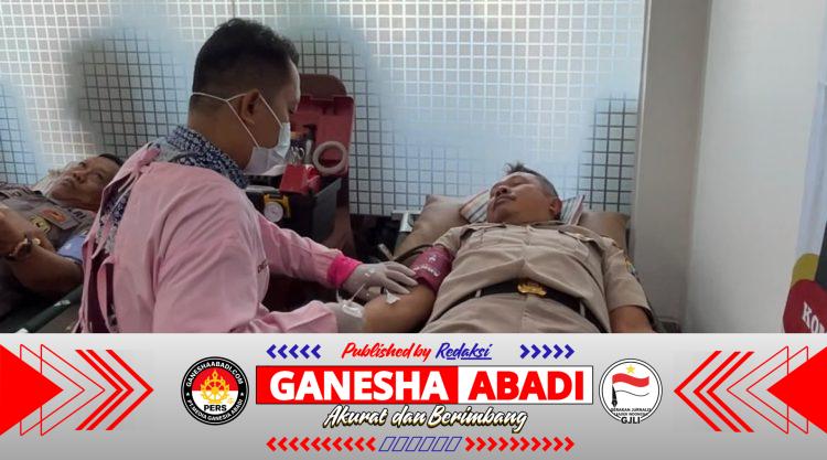 Polresta Banyuwangi Hadirkan “Kado Sehat” Melalui Donor Darah Dan cek kesehatan Gratis Sambut Hari Bhayangkara ke-80