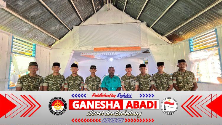 Saat Kasih Menyatukan, Kebersamaan Prajurit Yonif TP 859/RBK dan Masyarakat Berbagi Kebahagiaan Bersama Jemaat Wakre