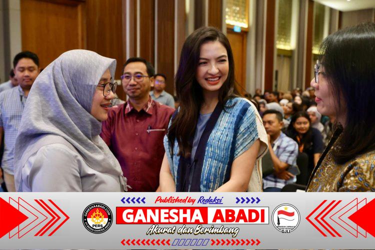 Terpesona dengan Keelokan Alamnya, Raline Shah Ajak Keluarga Jelajahi Banyuwangi
