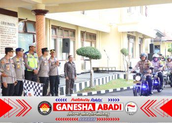 Kapolda Jatim Berangkatkan Bhabinkamtibmas Salurkan 15.000 Kitab Suci, Alat dan Bahan Pembersih Rumah Ibadah dalam Menyongsong Hari Bhayangkara ke-80