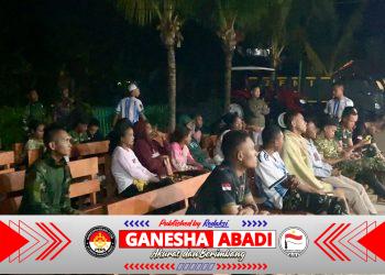 Warga Aminweri Berkumpul di Yonif TP 859/RBK Menikmati Momen Kebersamaan Nobar Piala Dunia yang Tak Terlupakan