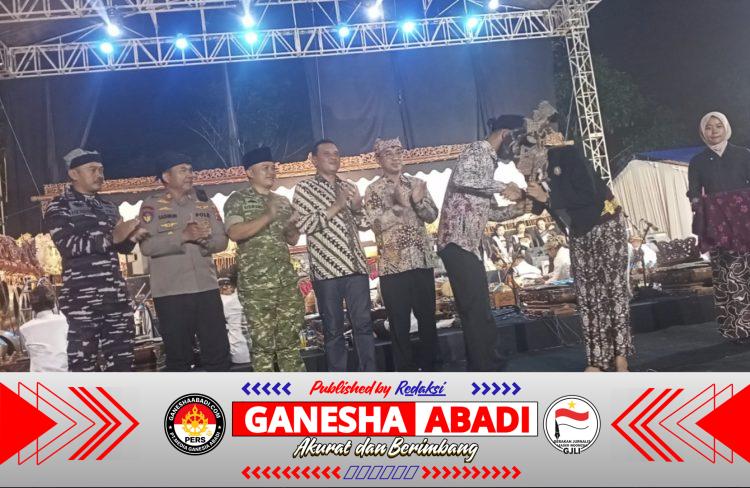 Lestarikan Tradisi Danramil Tegaldlimo Hadiri Resepsi “Delima Culture Roots dan Pagelaran Wayang Kulit”