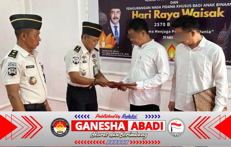 Bentuk Apresiasi atas Perubahan Perilaku, Puluhan Warga Binaan Kalimantan Tengah Terima Remisi Waisak