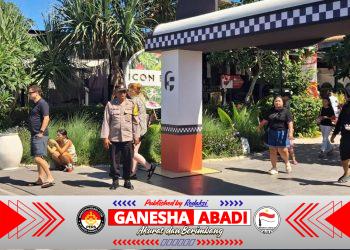 Bhabinkamtibmas Kelurahan Sanur Laksanakan Sambang Dan Himbauan Kamtibmas Humanis Di Areal Pantai Icon Bali Mall