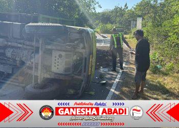 Truk Bermuatan Pasir Terguling di Jalan Sawangan, Polisi Lakukan Pengaturan dan Pengalihan Arus Lalu Lintas