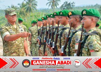 Wapang TNI Tinjau Yonif TP 842/Badak Sakti, Dukung Pertahanan dan Ekonomi Daerah