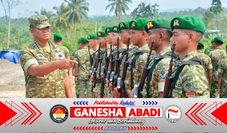 Wapang TNI Tinjau Yonif TP 842/Badak Sakti, Dukung Pertahanan dan Ekonomi Daerah