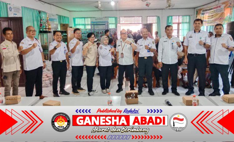 Perdana Kelurahaan Buntok Kota Salurkan Bonsos Pangan Sembako “Huma Betang Sejahtera”.