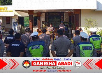 Kapolsek Dentim Tekankan Disiplin dan Profesionalisme Personel Saat Apel Jam Pimpinan