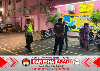Patroli Blue Light Polsek Denbar Sisir Kawasan Pertokoan dan Perbankan, Cegah Aksi Kriminalitas Malam Hari