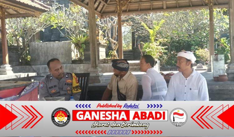 Perkuat Sinergi dengan Pengempon Pura, Bhabinkamtibmas Kesiman Petilan Laksanakan DDS di Pura Campuhan Windhu Segara