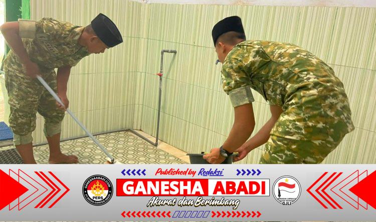 Dari Masjid An-Nur Supiori Aksi Sederhana Prajurit Yonif TP 859/RBK yang Membuat Senyum Mengembang di Hari Jumat yang penuh berkah