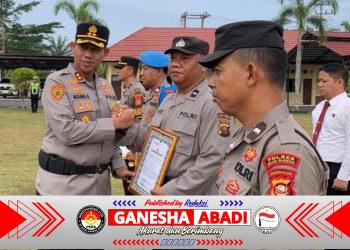 Kapolres Musi Rawas Beri Penghargaan kepada Puluhan Personel Berprestasi, Apresiasi Dedikasi dan Loyalitas dalam Bertugas,,,