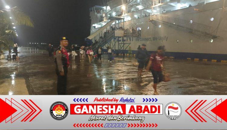 Kedatangan KM Tilongkabila di Pelabuhan , Polsek Pelabuhan Benoa Pengamanan