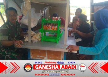 Dari Warung Kopi, Babinsa Krikilan Bangun Kepercayaan Warga