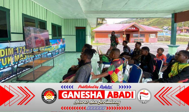 Lewat Nobar Piala Dunia 2026, Kodim 1714/Puncak Jaya Perkuat Silaturahmi dengan Warga