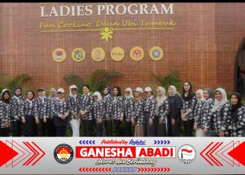 Ketua TP PKK Lubuk Linggau Ikuti Ladies Program Fun Cooking Daun Ubi Tumbuk pada Rangkaian Rakernas APEKSI XVIII di Medan