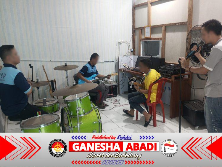 Asah Bakat dan Kreativitas Warga Binaan Rutan Buntok Laksanakan Pembinaan Melalui Musik