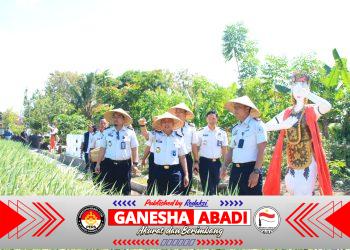 Dukung Ketahanan Pangan, Kakanwil Ditjenpas Jatim Hadiri Panen Jagung dan Cabai di Lahan SAE Paswangi