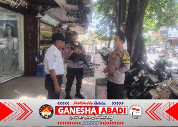 Sampaikan Pesan Kamtibmas, Bhabinkamtibmas Desa Dauh Puri Kangin Laksanakan Sambang Dialogis