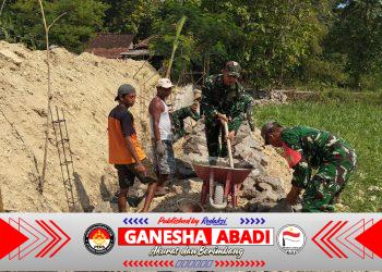 Danramil Gesi Pimpin Karya Bakti Bangun Talud, Warga: Kehadiran TNI Tambah Semangat Gotong Royong