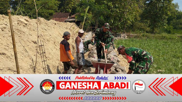 Danramil Gesi Pimpin Karya Bakti Bangun Talud, Warga: Kehadiran TNI Tambah Semangat Gotong Royong