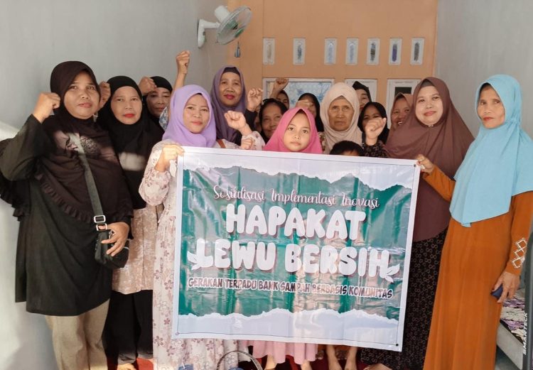 Sosialisasi Inovasi HAPAKAT LEWU BERSIH Warnai Pertemuan Rutin Ibu-Ibu RT 35 RW 04 Kelurahan Buntok Kota.