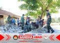 Semangat Kebersamaan Satgas TMMD ke-129 Kodim 1505/Tidore dan Warga Terus Menggelora di Lokasi Pembangunan Drainase