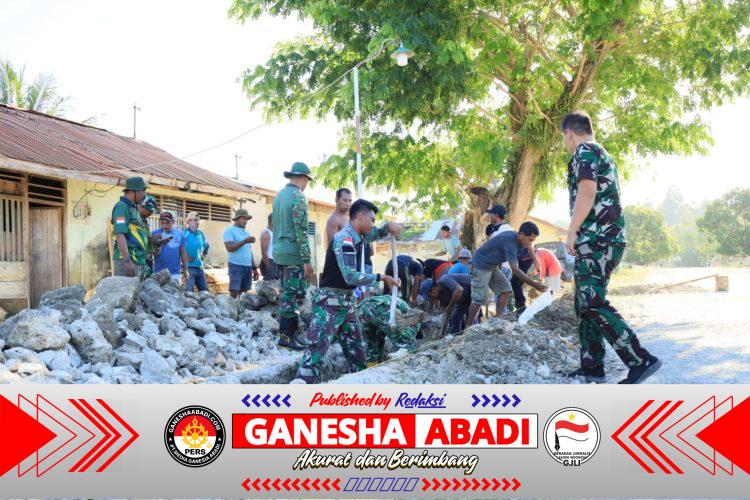 Semangat Kebersamaan Satgas TMMD ke-129 Kodim 1505/Tidore dan Warga Terus Menggelora di Lokasi Pembangunan Drainase