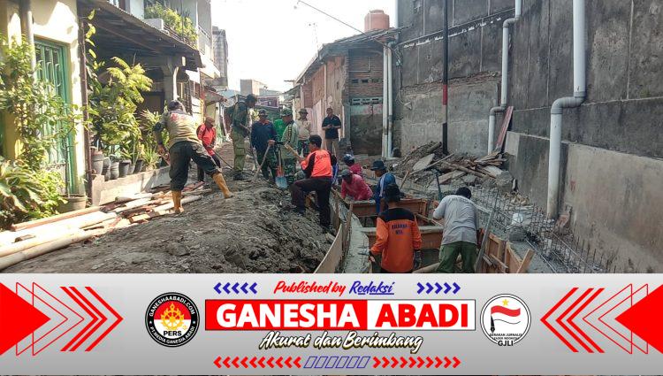 Anggota Satgas TMMD, Ormas, Linmas & Masyarakat Tancap Gas Kerjakan Pembongkaran Begesteng dan Pemerataan Tanah