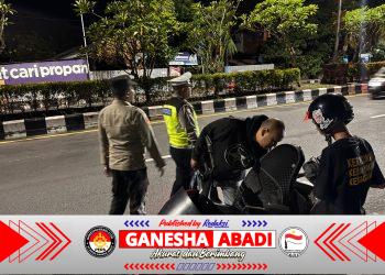Amankan Malam Minggu, Polsek Dentim Gelar Patroli Skala Besar Antisipasi Kejahatan Jalanan dan Balap Liar