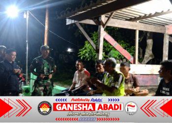 Babinsa Koramil 12/Eromoko Bersinergi dengan Linmas Jaga Keamanan Wilayah pada Malam Hari