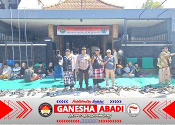 Pastikan Ibadah Berlangsung Aman dan Kondusif, Bhabinkamtibmas Polsek Dentim Kawal Sholat Jumat di Wilayah Binaan