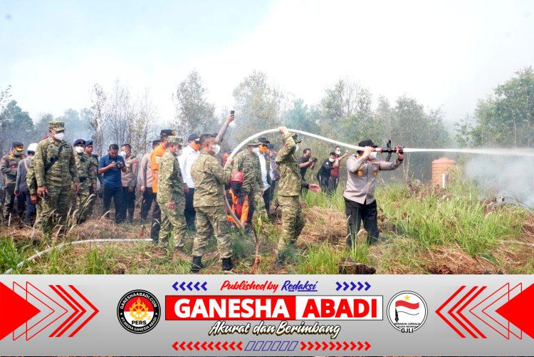 Komandan Lanud Sjamsudin Noor Pimpin Langsung Pemadaman Kebakaran Hutan dan Lahan di Kalimantan Selatan
