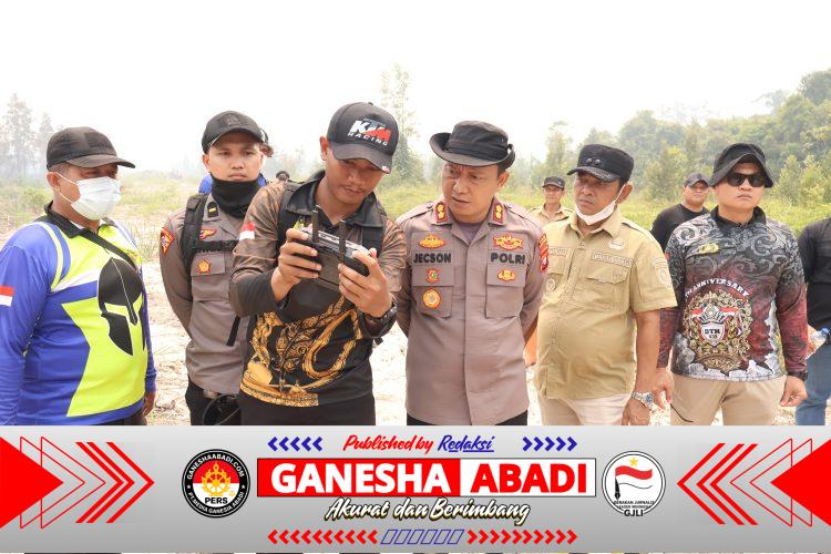 Respon Cepat Karhutla, Kapolres Barsel Padamkan Titik Api Di Masimpun Desa Kalahien