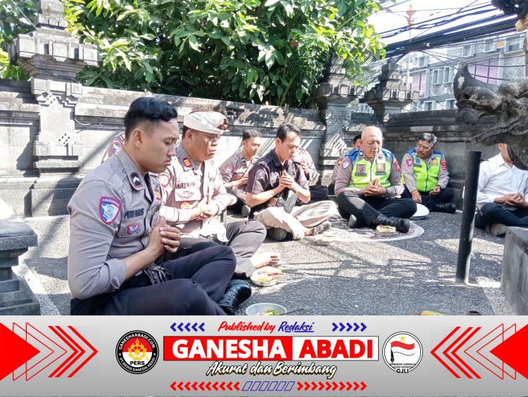 Jaga Soliditas dan Spiritualitas, Personel Polsek Kuta Selatan Persembahyangan Bersama