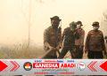 Api Tak Kenal Waktu, Kapolres Barsel Pimpin Personel Padamkan Karhutla di Desa Pamangka