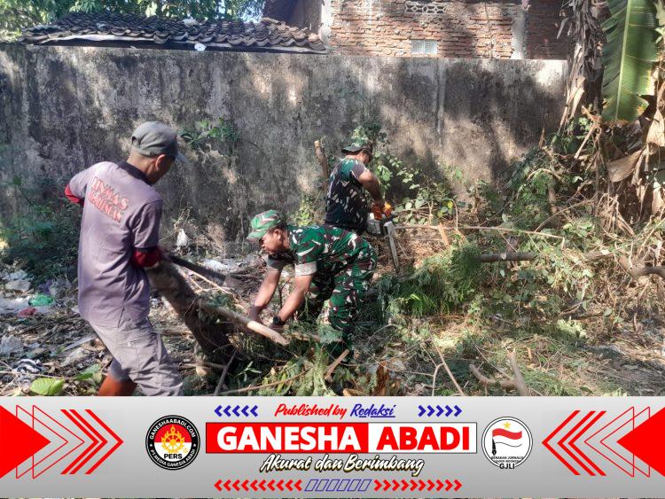 Babinsa Joyotakan Pelopori Kerja Bakti Bersama Warga Masyarakat