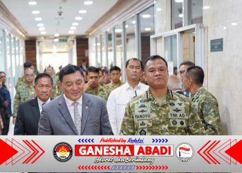Wapang TNI Dampingi Menhan RI dalam Rapat Kerja Bersama Komisi I DPR RI.