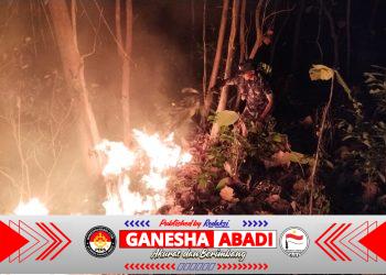 Api Berkobar di Bawah Jurang, Babinsa Klego Bergerak Cepat Cegah Merembet ke Permukiman