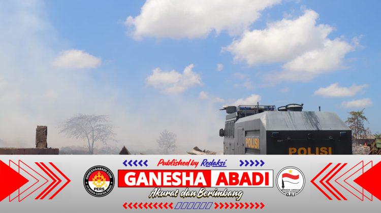 Polresta Denpasar Kerahkan Water Cannon Bantu Pemadaman Kebakaran Gudang Rongsokan di Jalan Nakula