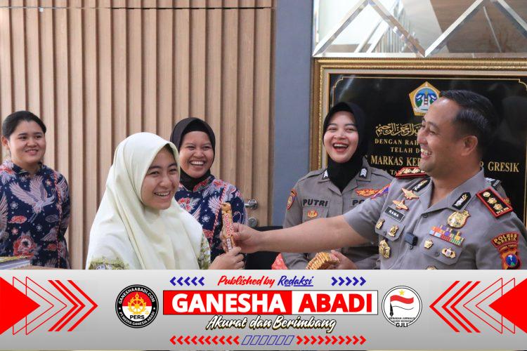 Kapolres Gresik Sambut Hangat Puluhan Pelajar SMPN 22, Ajak Pelajar Jauhi Bullying dan Bijak Gunakan Smartphone