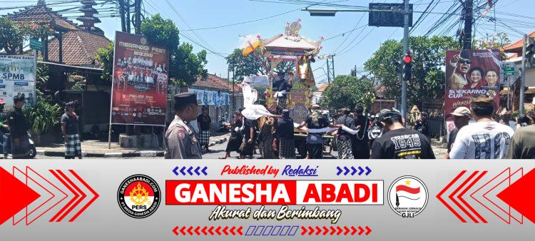 Prosesi Pelebon Ibunda Rai Darmawijaya Mantra, Polsek Dentim Pastikan Arus Lalu Lintas Aman dan Lancar