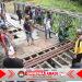 Sinergi TNI-Polri dan Masyarakat Perbaiki Jembatan Poros Lokpon-Dekai Sambut HUT ke-81 TNI