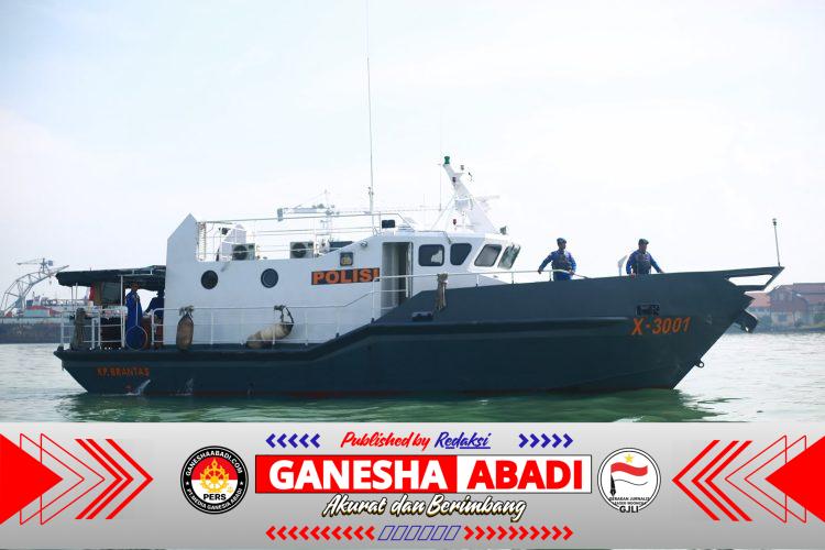 Ditpolairud Polda Jatim Kerahkan 4 Kapal Sisir Perairan Sumenep dan Masalembu Cari Korban KM Virgo Transport 8