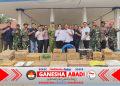 Satgas Karhutla TNI Kawal Penyaluran Bantuan Korporasi untuk Desa Terdampak di Melawi