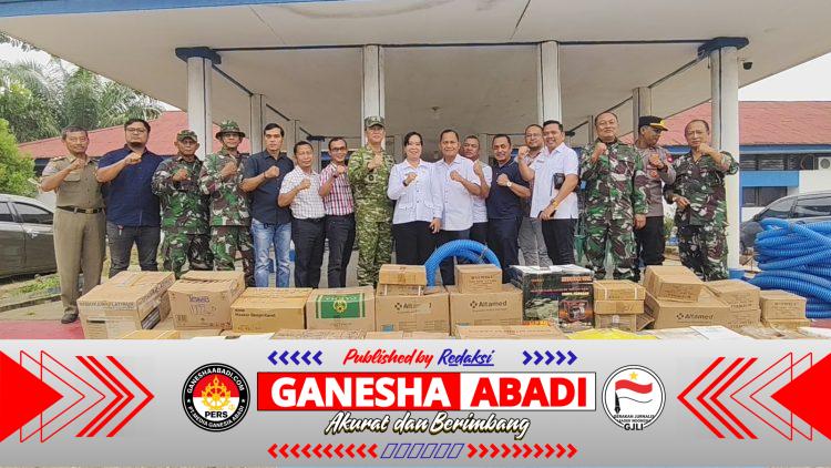 Satgas Karhutla TNI Kawal Penyaluran Bantuan Korporasi untuk Desa Terdampak di Melawi