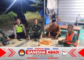 Babinsa Koramil 22/Slogohimo Jalin Komunikasi Sosial dengan Warga Saat Patroli Malam