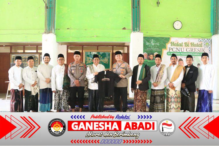 Polres Gresik Safari Jumat ke Ponpes Darul Ikhsan Menganti, Kapolres Ajak Santri Jauhi Narkoba dan Bijak Bermedia Sosial